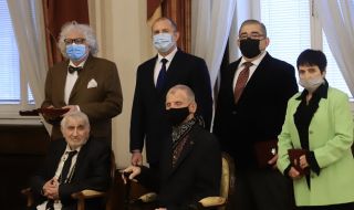 Президентът връчва отличия на изтъкнати българи