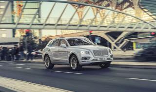 Bentayga Hybrid харчи повече на магистралата от Bentayga V8