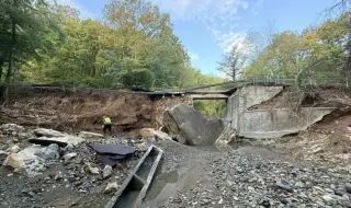 Мост се срути в Бургаско