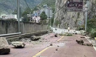 Жертвите на земетресението в Китай достигнаха 65