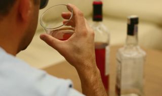 Колко харчат българите за алкохол?