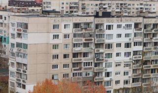 Мъж с психични проблеми тероризира цял блок в София