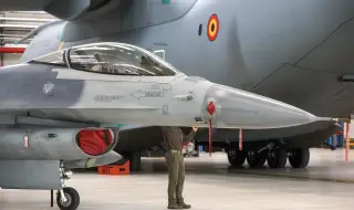 Украйна не е доволна от темповете на подготовка на пилоти за F-16