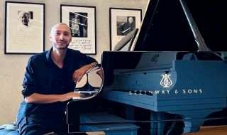 Пианистът Стратия Стратиев пред ФАКТИ: Пианото е най-голямата ми страст и смисъл (ВИДЕО)