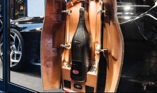 Продадоха 15-литровата бутилка за шампанско на Bugatti