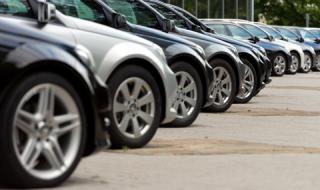 Продажбите на нови коли падат, но не и у нас