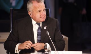 САЩ: Не затваряйте посолството ни в Москва
