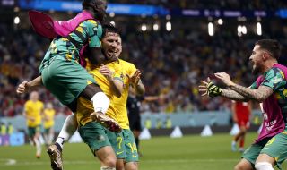 Австралия разплака Дания, за да пренапише футболната си история