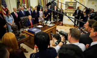 CNN, Politico и MS NOW съдят администрацията на Тръмп заради забраната за достъп до Белия дом