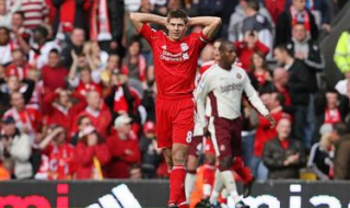 Две дузпи носят важен успех на Ливърпул