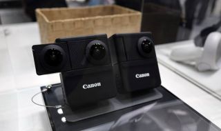 Компактна камера за запис на VR видео