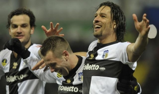 Парма причака и срази Наполи в късния мач