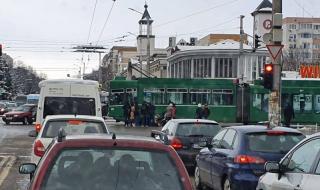 Трамвай прегази възрастен мъж в столицата