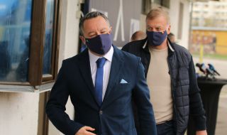 Славиша Стоянович изведе едва 7 футболисти на първата си тренировка