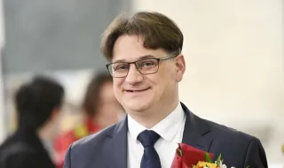 Мариан Бачев сложи край на политическата си кариера и се връща на сцената в мюзикъл