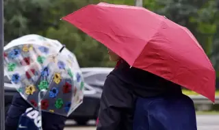 Времето днес, прогноза за неделя, 9 ноември: Упорити мъгли сутринта, облачността остава значителна