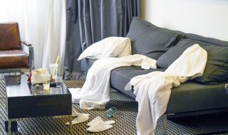 Презервативи и фекалии - най-гнусните гости в хотелите