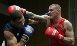 Колебливо начало за България на световното по бокс