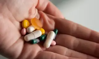 МЗ разкри фрапиращи разлики в цените на скъпоструващи лекарства. Проверяват 7 държавни болници