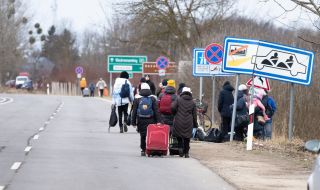 За последното денонощие в съседните на Украйна държави са пристигнали над 62 хиляди бежанци