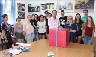 Интер Експо Център дари принтер на учениците в НГПИ „Свети Лука“ – София