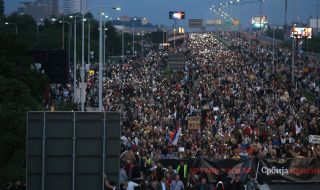 Десетки хиляди поискаха оставката на правителството в Сърбия