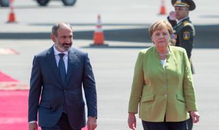 Меркел избегна думата &quot;геноцид&quot; в Армения