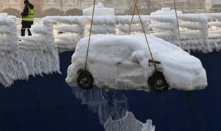 Продават се замръзнали коли, пристигащи от Япония