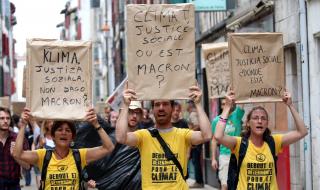 Втори ден протести срещу срещата на Г-7