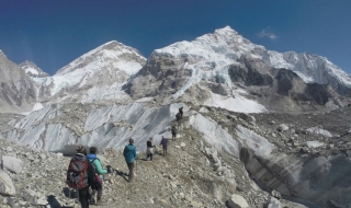 Холандец и австралийка загинаха на Еверест