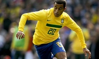 Лукас Моура иска да е по-добър от Меси и Роналдо