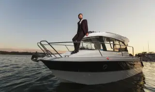 Най-богатият ром притежава яхта, хеликоптер и Rolls Royce