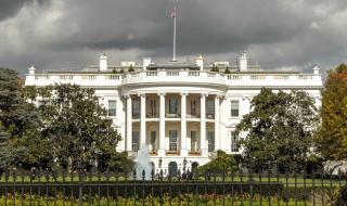 Оставка в Белия дом – без обяснение!