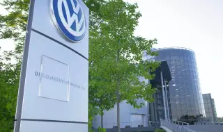 VW предлага бонус от 30 хил. евро за служители, които напускат завода в Дрезден