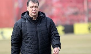 Петър Хубчев може да поеме отбор от еfbet Лига