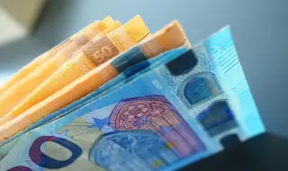 Бюджетният дефицит удари близо 800 милиона евро