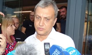 Илко Стоянов ще се откаже от депутатското място на 12 юли