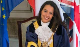 Кой е градът, управляван от най-красивата кметица на света?