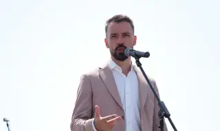 Абсурден виц: ППДБ изкопаха единствения човек в страната, на когото ЕК е забранила да наблюдава избори