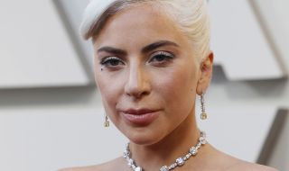 Родена такава: Лейди Гага на 35 (ВИДЕО)
