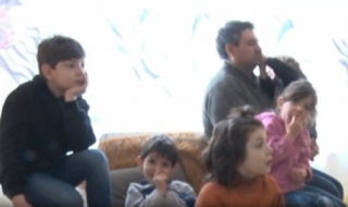 Семейство с 10 деца може да остане на улицата