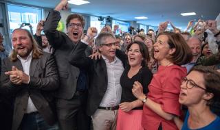 Исторически срив за управляващите в Германия