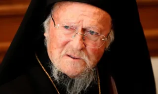 Вартоломей отслужи трисагий на гроба на патриарх Неофит