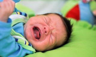 Бебетата, родени в пандемията, се развиват по-бавно. Какви са причините?