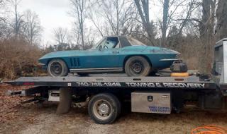 Намериха рядък Corvette под камара боклуци в стар гараж