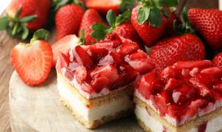 Рецепта на деня: Лесна ягодова торта