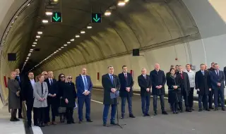 Пуснаха движението по най-дългия пътен тунел в страната - "Железница" ОБЗОР