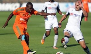 Литекс с ударна победа над Славия