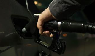 Българският шофьор отделя 19% от дневната си надница за галон бензин