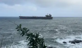 Екипажът на блокирания край Ахтопол „Кайрос“ има храна и вода за 3 дни